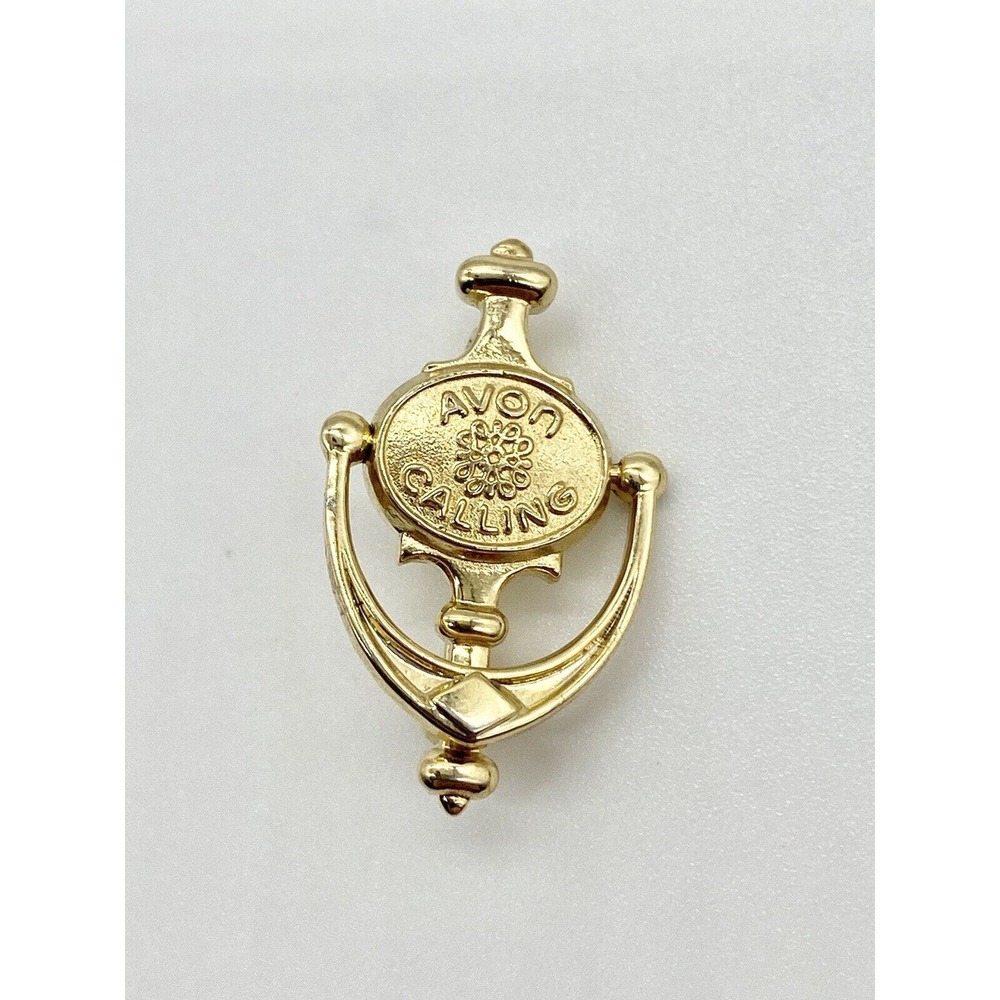 Vintage Gold Colored Avon Calling Door Knocker Lapel‎ Pin